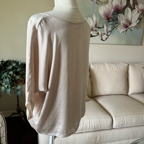 Vince Champagne Silk Pullover Blouse Tee - Picture 5 of 16